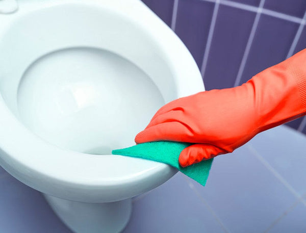 Nettoyer des toilettes efficacement : tous nos conseils