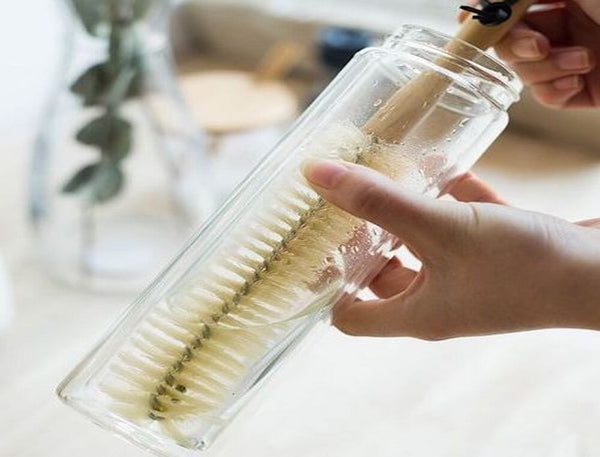 Nettoyer les boîtes plastique : les meilleures astuces pour éliminer les  taches et les odeurs