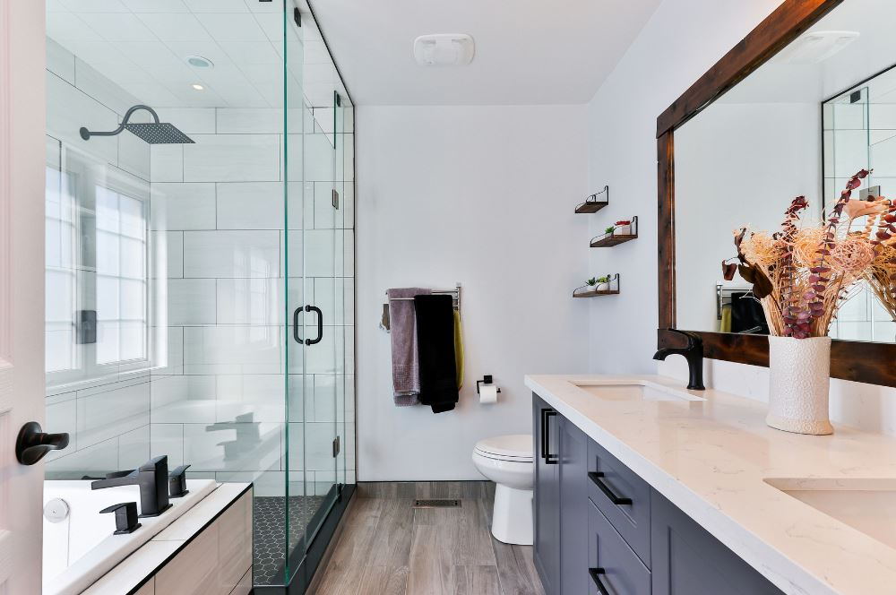 Garder ses parois de douche clean : Les Petits Bidons vous disent tout !