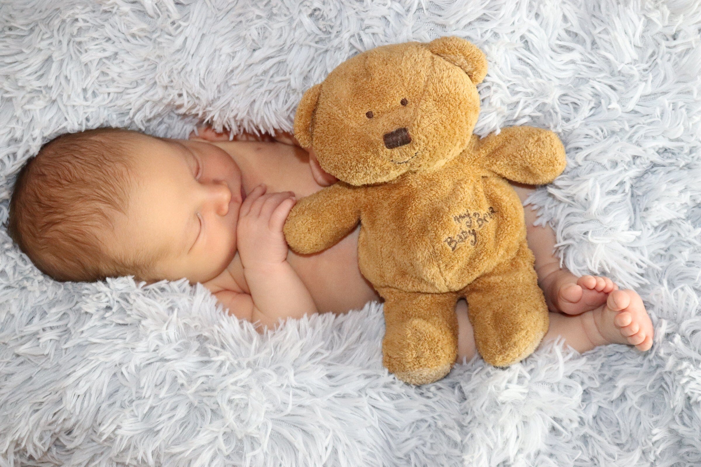 Lessive naturelle et sans parfum pour la peau sensible des bébés 🍼